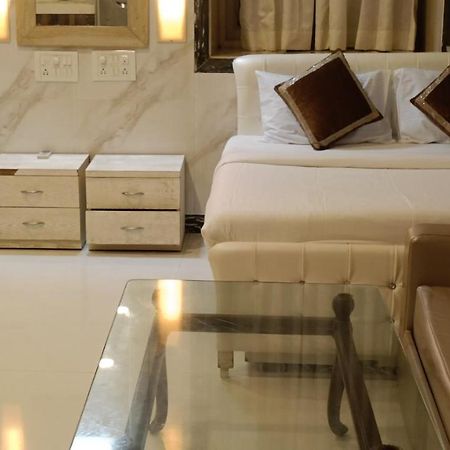 Hotel Oliver Mumbai Bagian luar foto