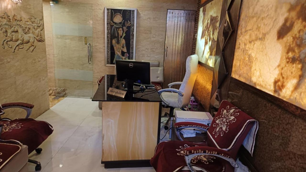 Hotel Oliver Mumbai Bagian luar foto