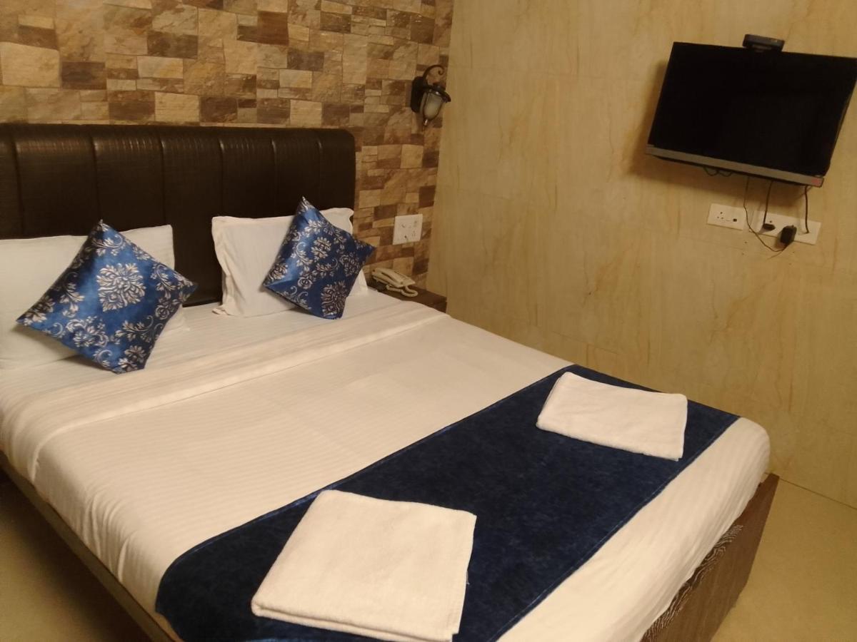Hotel Oliver Mumbai Bagian luar foto